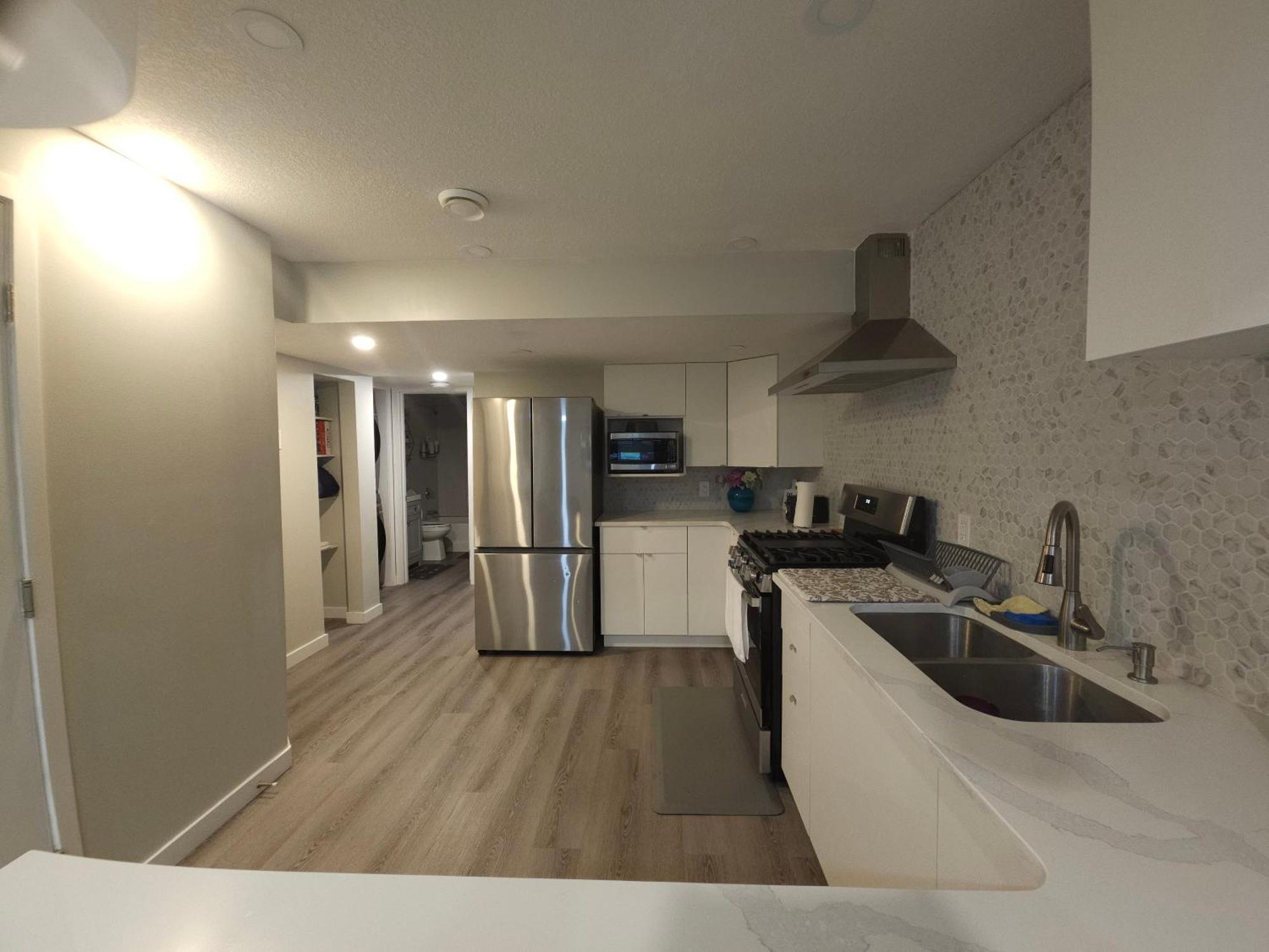 Cozy 2 Bedroom Suite, Queen Beds, Near The Airport 埃德蒙顿 外观 照片