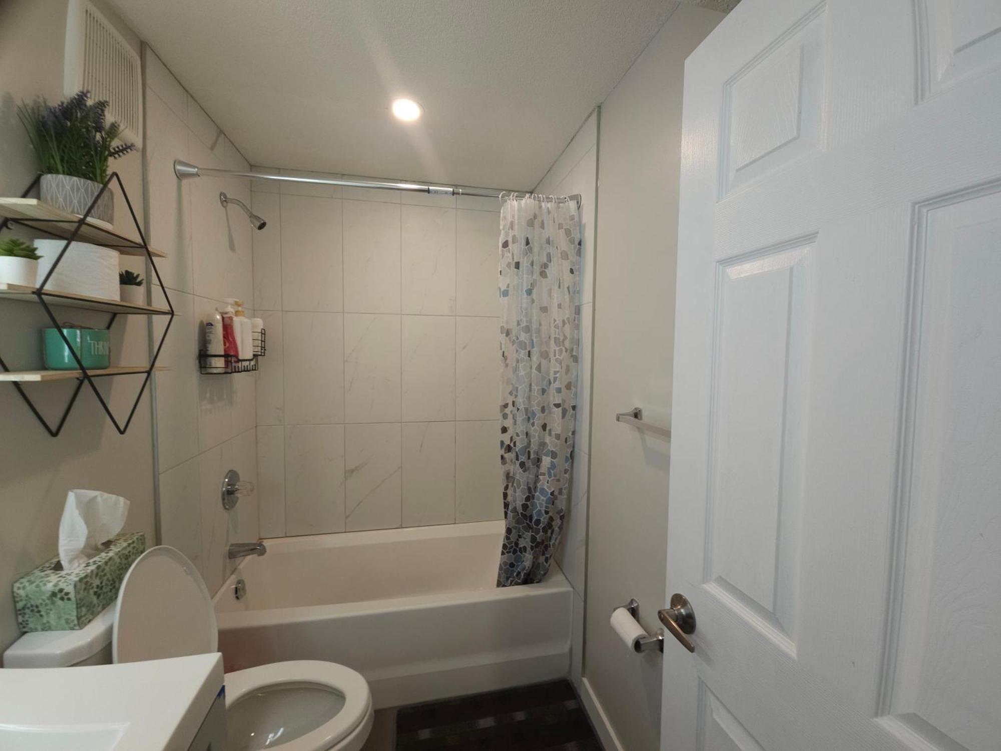 Cozy 2 Bedroom Suite, Queen Beds, Near The Airport 埃德蒙顿 外观 照片
