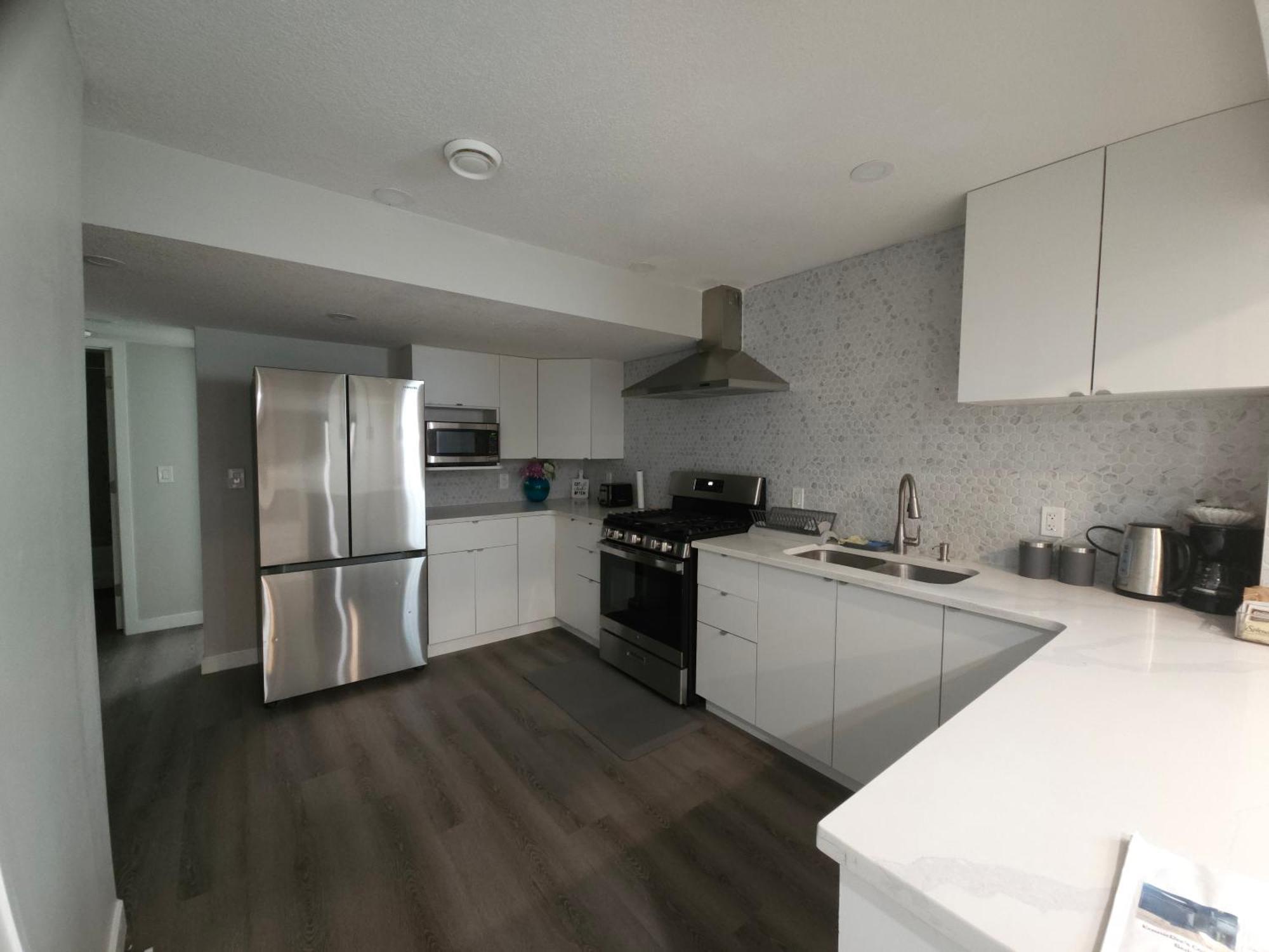 Cozy 2 Bedroom Suite, Queen Beds, Near The Airport 埃德蒙顿 外观 照片